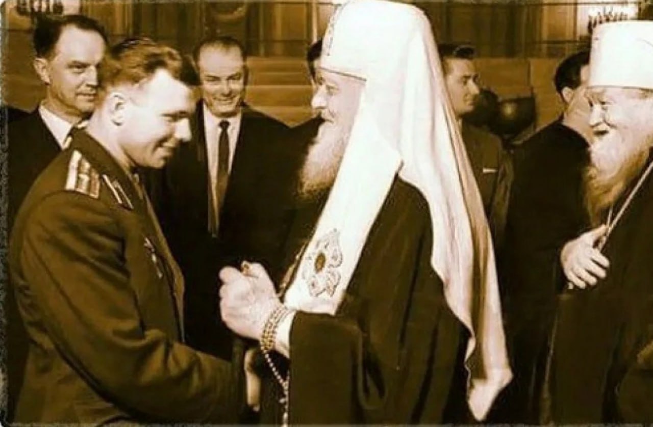 ХРИСТОС ВОСКРЕСЕ! Бог и космонавтика ХРИСТОС ВОСКРЕСЕ! Бог и космонавтика