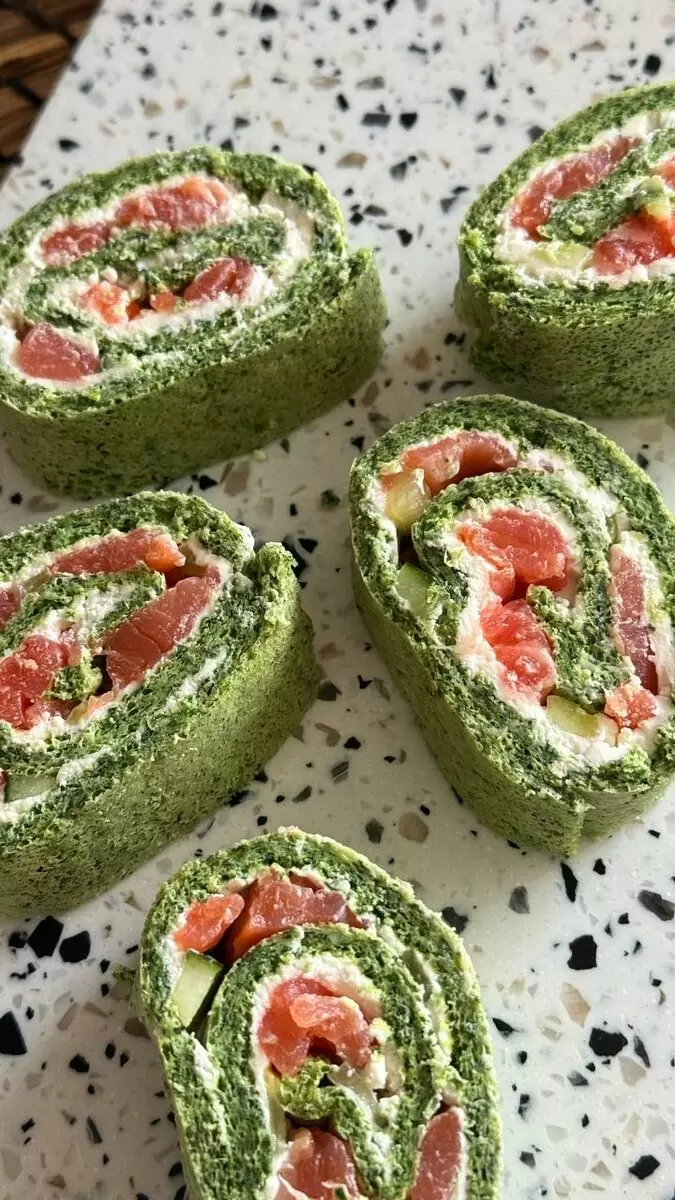 Шпинатный рулет: легкость и яркие вкусы для вашего стола