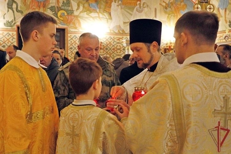 В Князь-Владимирском храме – Главном храме Росгвардии – состоялось пасхальное богослужение В Князь-Владимирском храме – Главном храме Росгвардии – состоялось пасхальное богослужение