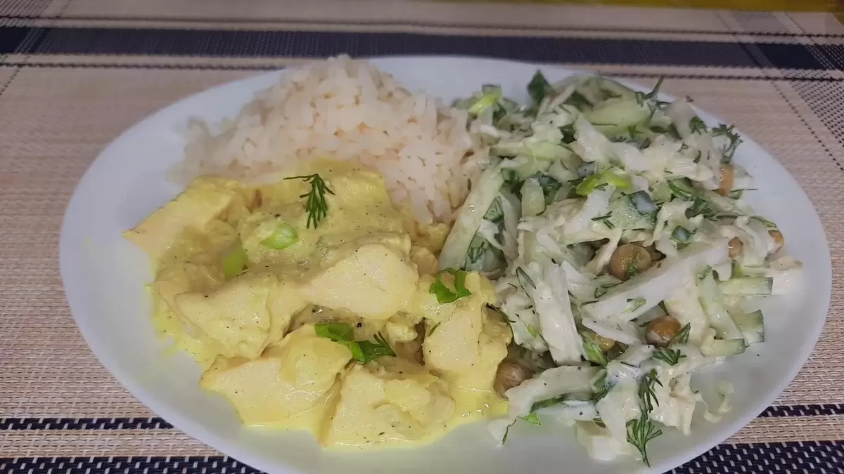 Нежная куриная грудка в сливочно-чесночном соусе: быстро и вкусно