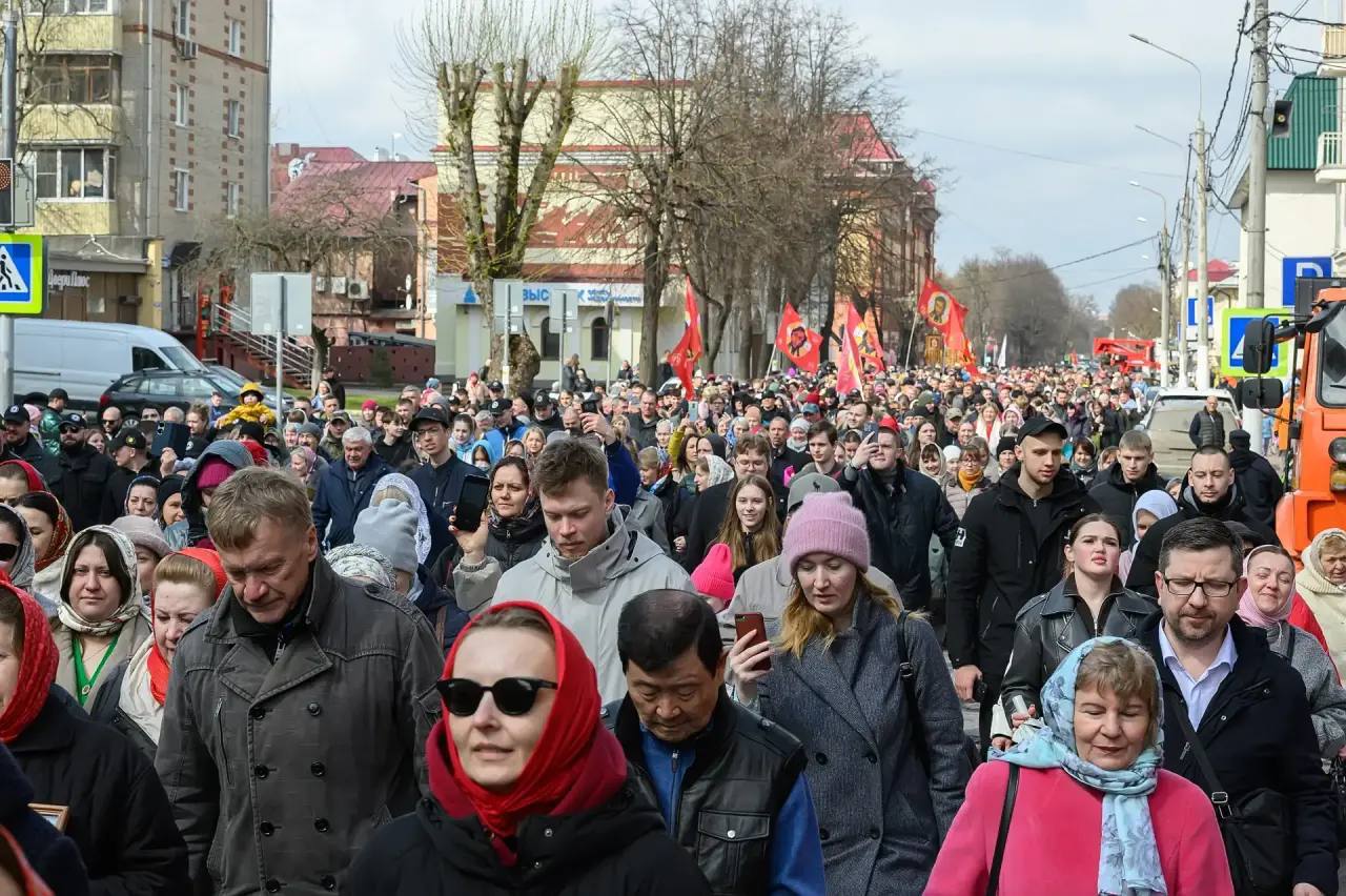Михаил Собакин: В Светлый праздник Пасхи вместе с коллегами, главами Подольска и Серпухова, принял участие в Крестном ходе Михаил Собакин: В Светлый праздник Пасхи вместе с коллегами, главами Подольска и Серпухова, принял участие в Крестном ходе