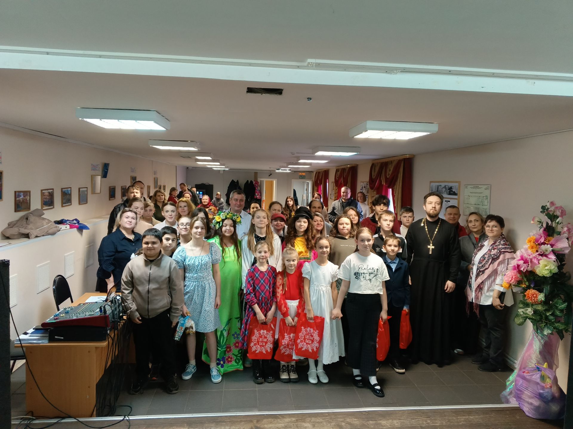 Наши новости. В ДК «Радуга» с. Молоди м.о. Чехов прошло театрализованное представление «Пасхальные сюжеты» Наши новости. В ДК «Радуга» с. Молоди м.о. Чехов прошло театрализованное представление «Пасхальные сюжеты»