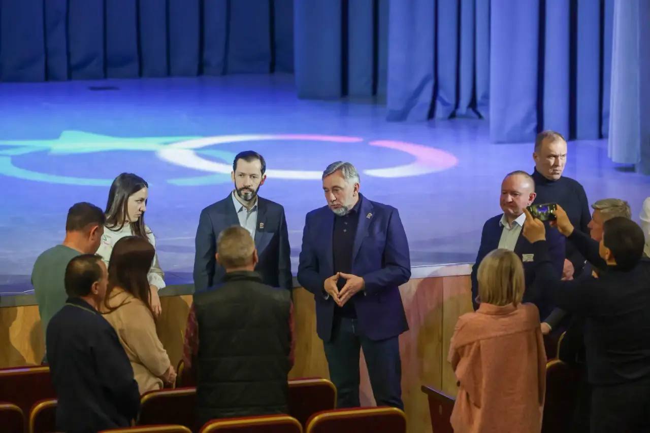 Депутат Московской областной Думы Олег Жолобов проверил итоги ремонта в Доме культуры имени Лепсе Депутат Московской областной Думы Олег Жолобов проверил итоги ремонта в Доме культуры имени Лепсе