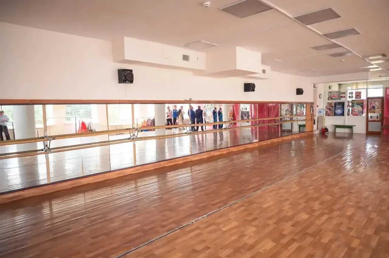 В зрительном зале сельского дома культуры «Юность» в п. Березняки начался ремонт В зрительном зале сельского дома культуры «Юность» в п. Березняки начался ремонт