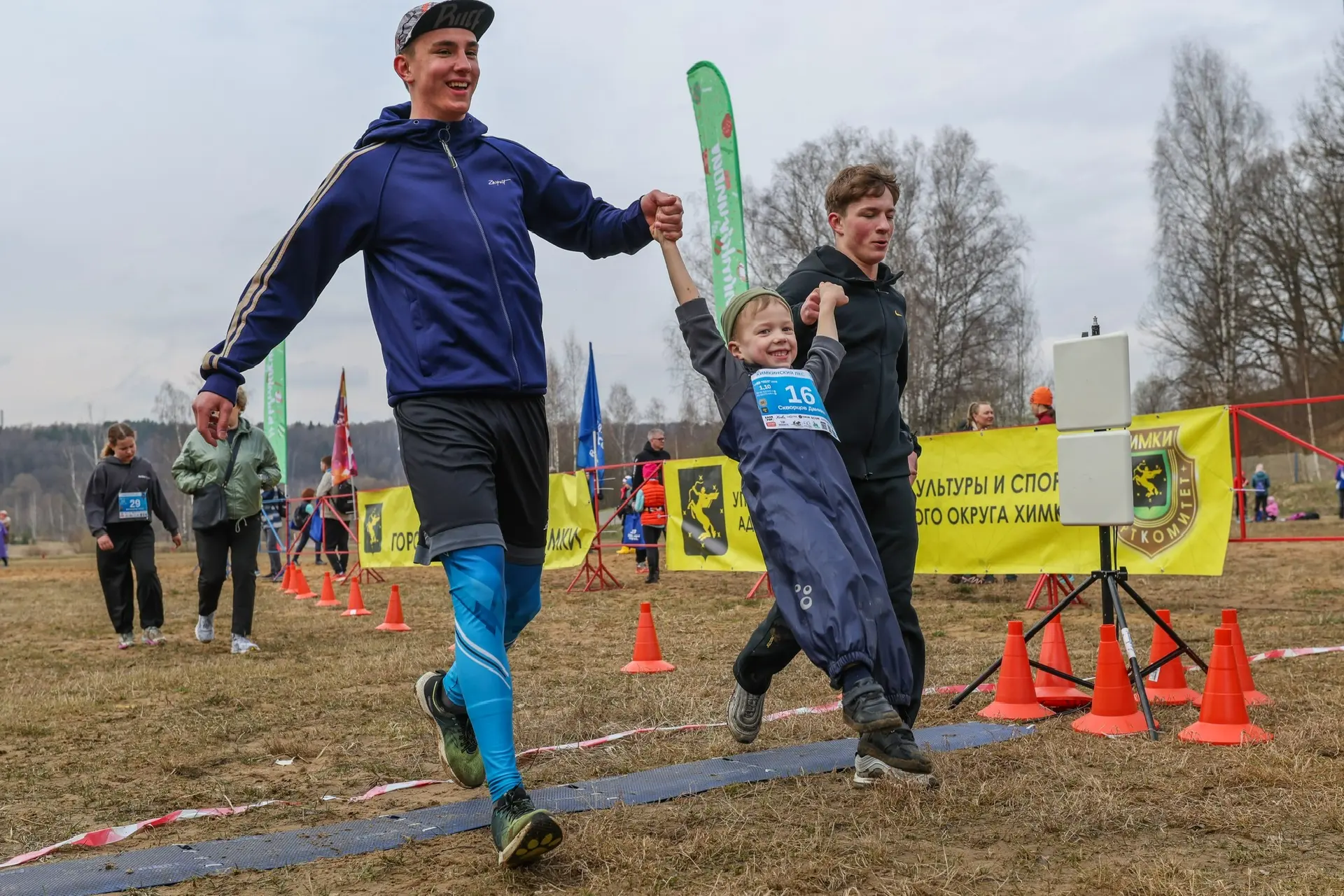Олимпийская чемпионка Ирина Привалова дала старт забегу «Химкинский лес "Вселенная"» в Химках