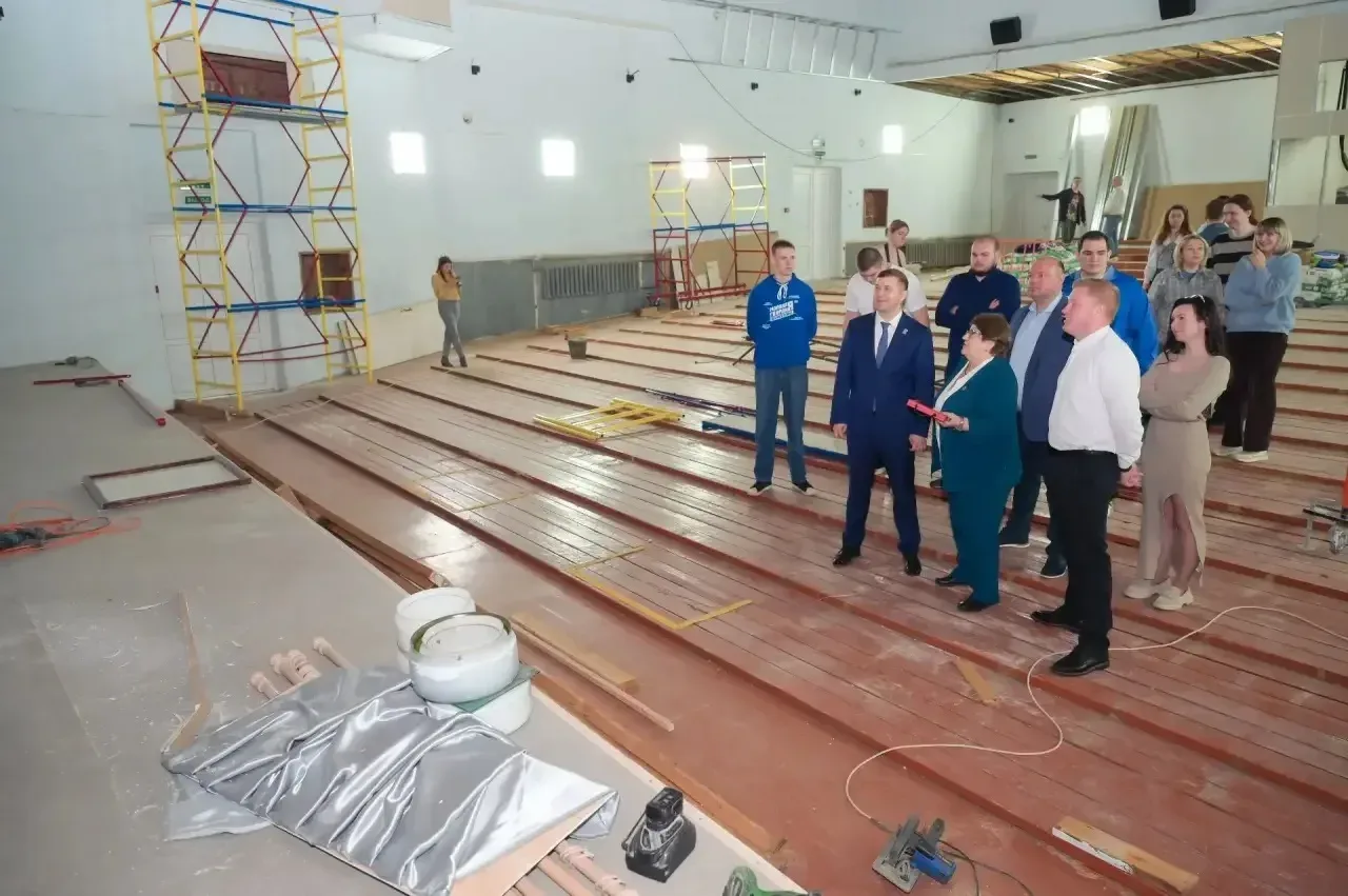 В зрительном зале сельского дома культуры «Юность» в п. Березняки начался ремонт В зрительном зале сельского дома культуры «Юность» в п. Березняки начался ремонт