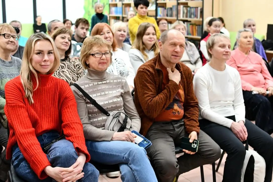 В Центральной библиотеке им. А.С. Пушкина прошла творческая встреча с Антоном Кротовым — путешественником, блогером, автором десятков книг о самостоятельных и бюджетных поездках В Центральной библиотеке им. А.С. Пушкина прошла творческая встреча с Антоном Кротовым — путешественником, блогером, автором десятков книг о самостоятельных и бюджетных поездках