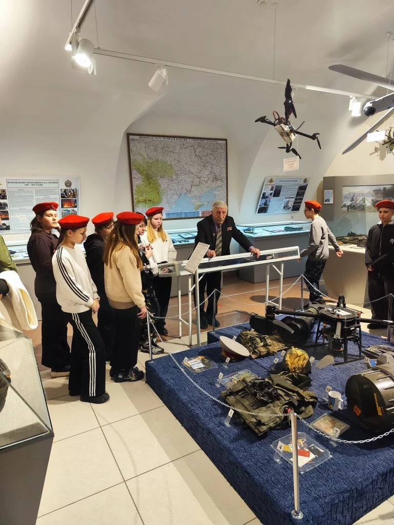 Ученики школы №16 г. Орехово-Зуево посетили РВВДКУ (Рязанское гвардейское училище) им. В.Ф. Маргелова Ученики школы №16 г. Орехово-Зуево посетили РВВДКУ (Рязанское гвардейское училище) им. В.Ф. Маргелова