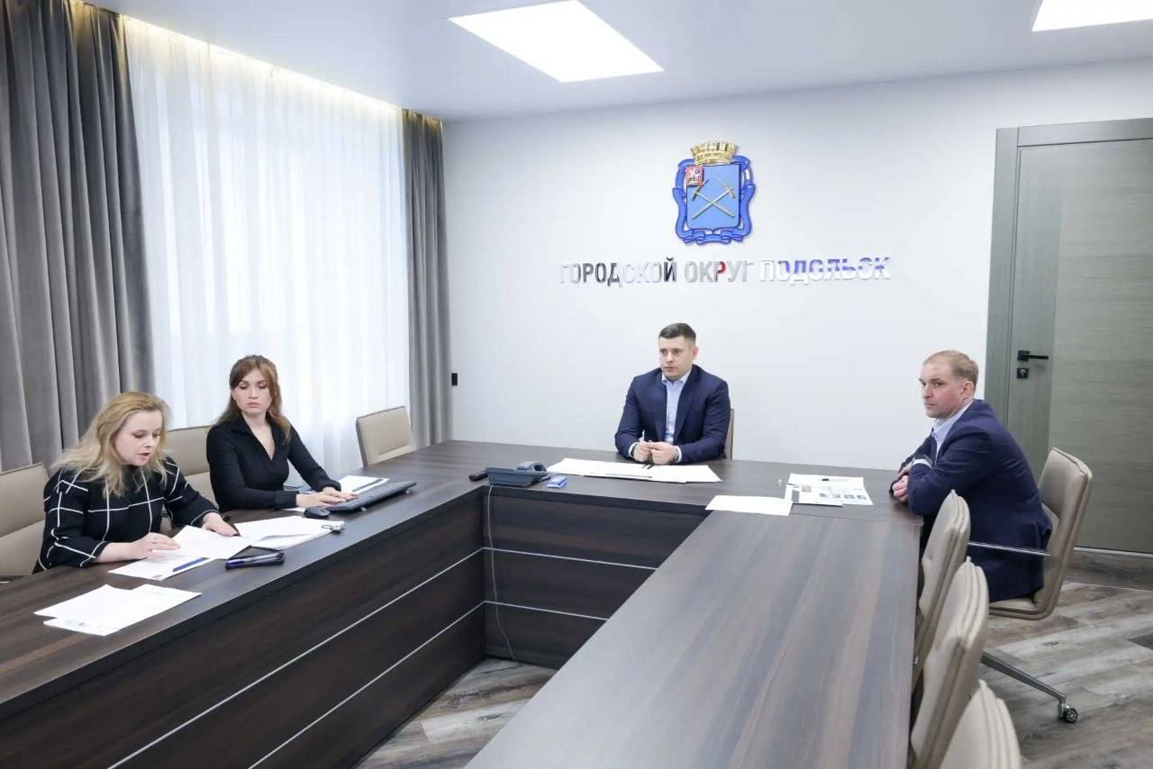 Григорий Артамонов: На профильном часе вместе с коллегами подробно обсудил мастер-план комплексного развития территории микрорайона Львовский