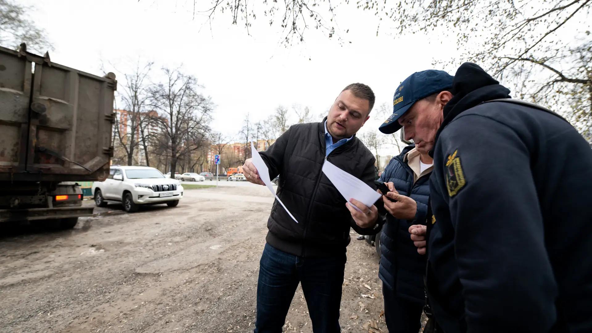 Очередную незаконную крытую парковку демонтируют в Люберцах Очередную незаконную крытую парковку демонтируют в Люберцах