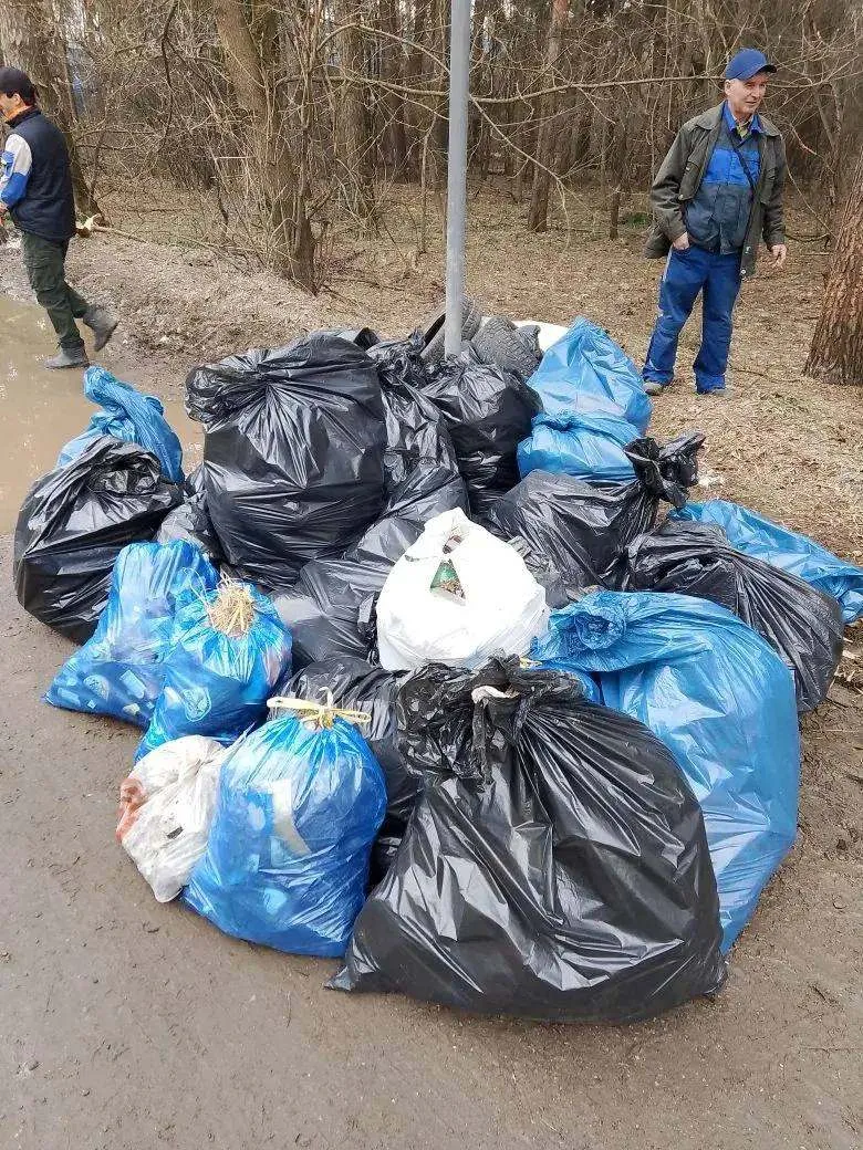 В Королёве за две недели месячника чистоты вывезено более 3 тысяч кубометров мусора В Королёве за две недели месячника чистоты вывезено более 3 тысяч кубометров мусора