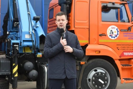 Сергей Юров: Сегодня в преддверии Дня труда Московской области вместе с председателем Мособлдумы Игорем Юрьевичем Брынцаловым наградили коллективы и трудовые династии наших коммунальных предприятий - «БКС» и «Благоустройство...