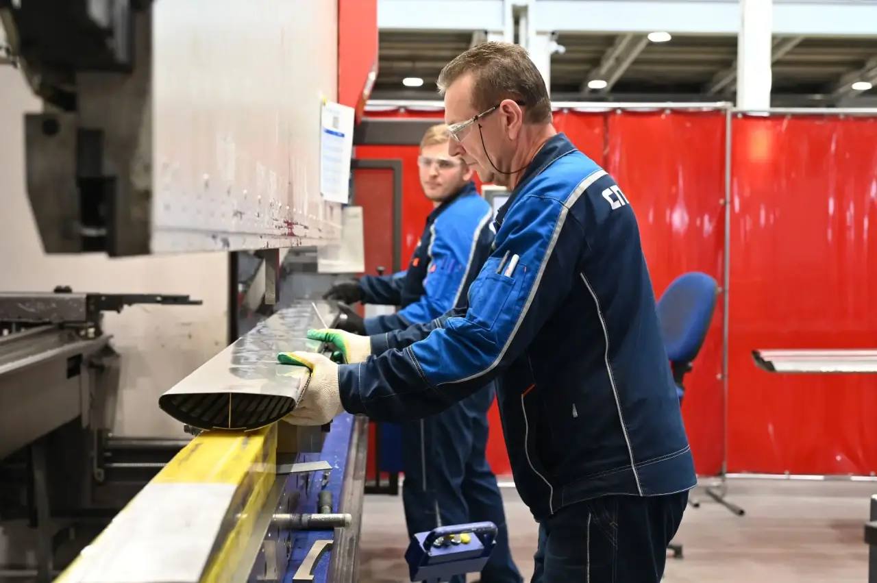 Глава городского округа Серпухов Алексей Шимко посетил завод «Сплитекс» — ведущего производителя тепломассообменного оборудования для нефтегазоперерабатывающей, добывающей и химической отраслей Глава городского округа Серпухов Алексей Шимко посетил завод «Сплитекс» — ведущего производителя тепломассообменного оборудования для нефтегазоперерабатывающей, добывающей и химической отраслей