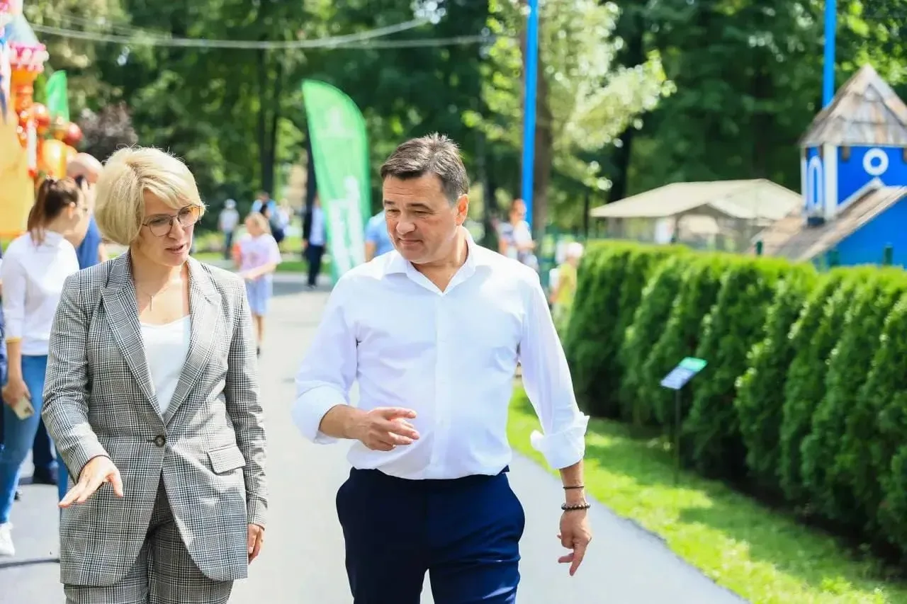 Юлия Купецкая: Свой день рождения отмечает губернатор Московской области Андрей Воробьёв Юлия Купецкая: Свой день рождения отмечает губернатор Московской области Андрей Воробьёв