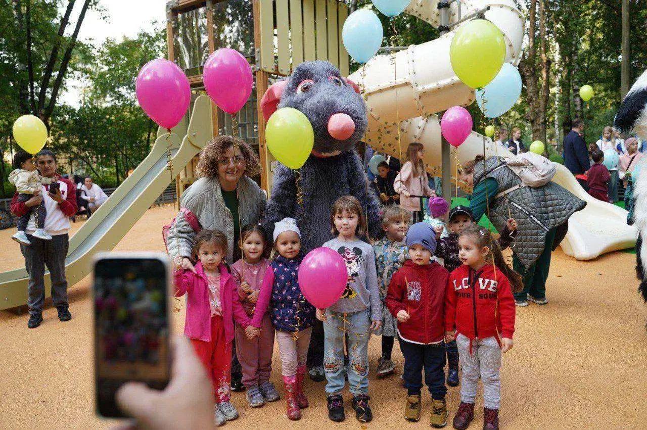 Сегодня свой День рождения отмечает губернатор Московской области Андрей Юрьевич Воробьев Сегодня свой День рождения отмечает губернатор Московской области Андрей Юрьевич Воробьев