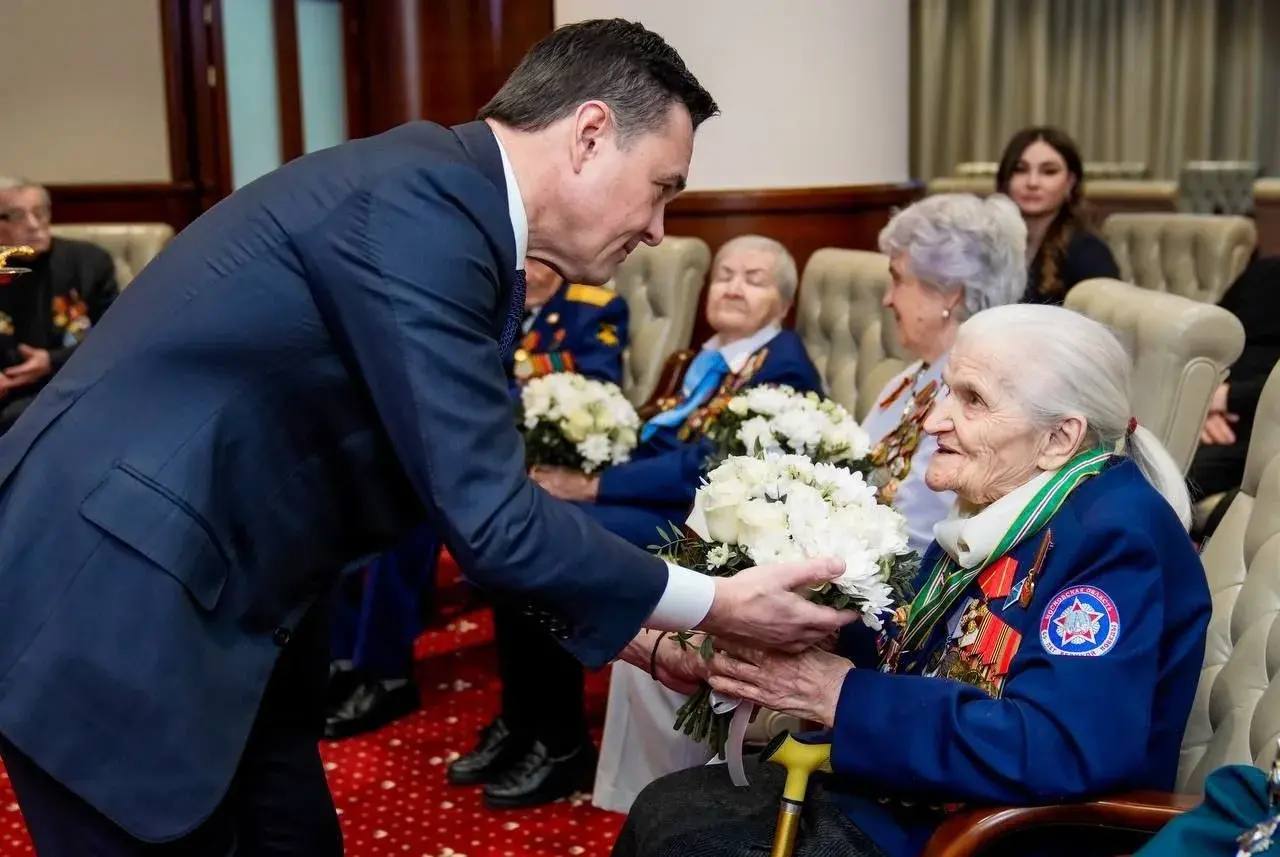 Сегодня свой День рождения отмечает губернатор Московской области Андрей Юрьевич Воробьев Сегодня свой День рождения отмечает губернатор Московской области Андрей Юрьевич Воробьев