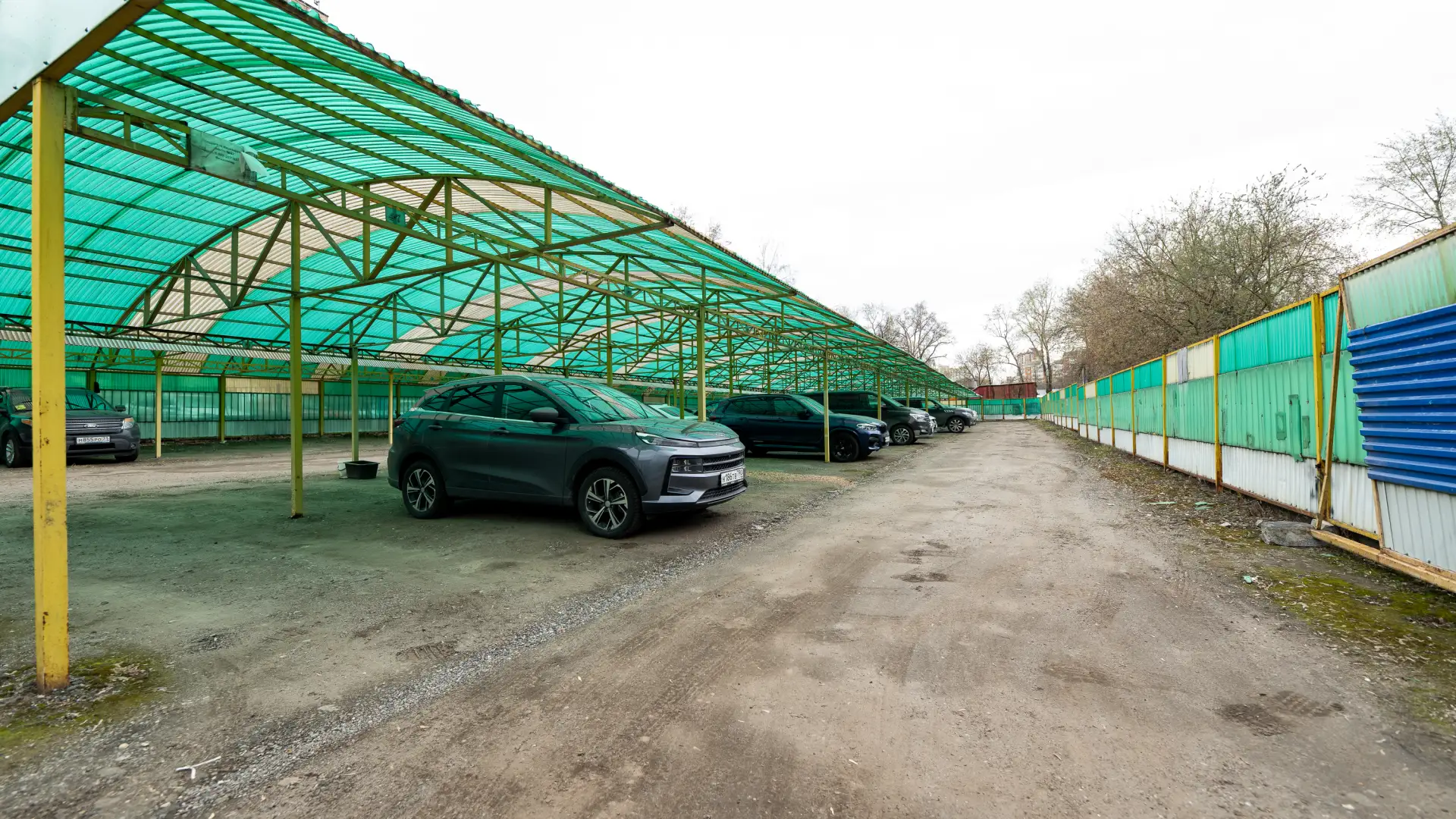 Очередную незаконную крытую парковку демонтируют в Люберцах Очередную незаконную крытую парковку демонтируют в Люберцах