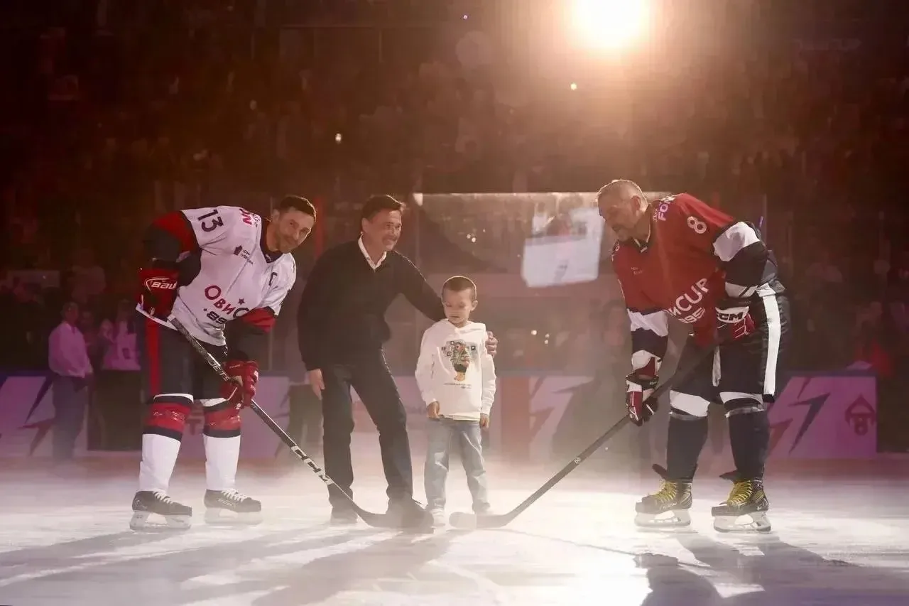Юлия Купецкая: Свой день рождения отмечает губернатор Московской области Андрей Воробьёв Юлия Купецкая: Свой день рождения отмечает губернатор Московской области Андрей Воробьёв