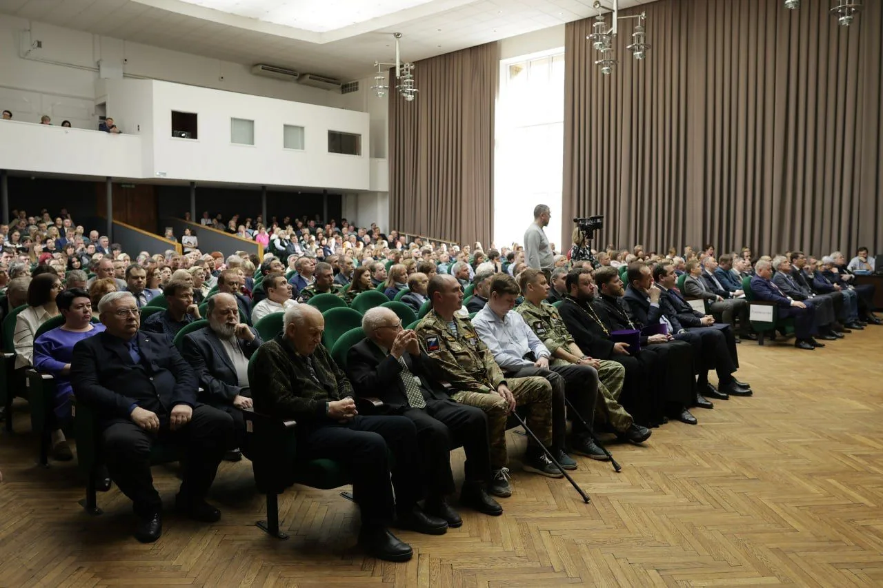 Глава Королёва Игорь Трифонов поздравил коллектив РКК «Энергия» с Днём космонавтики Глава Королёва Игорь Трифонов поздравил коллектив РКК «Энергия» с Днём космонавтики