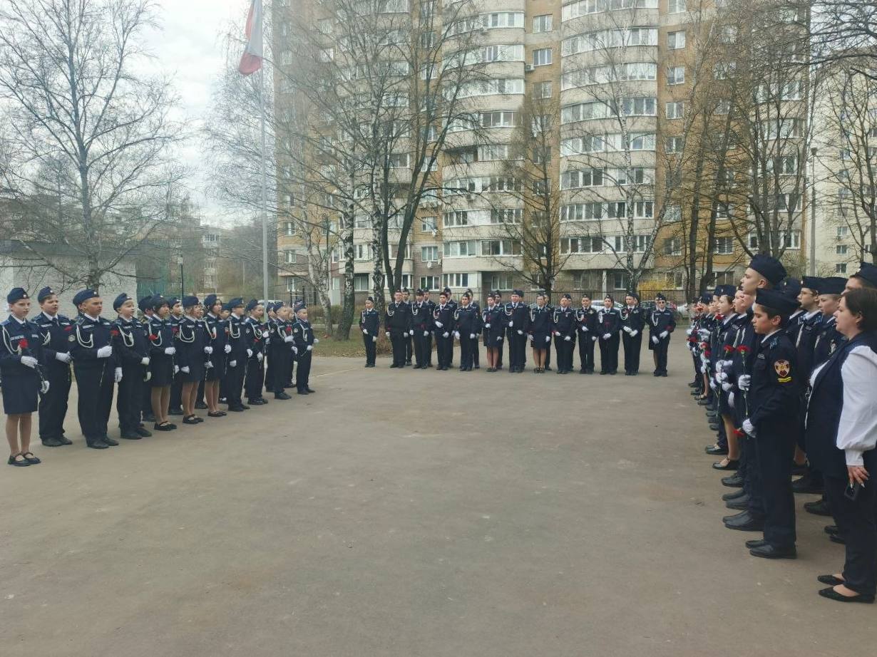 Подольские школьники почтили память Дмитрия Тараева