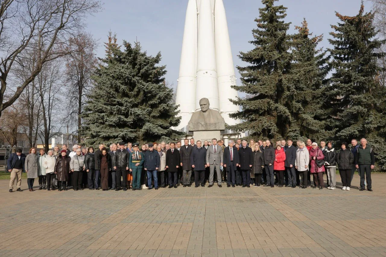 Глава Королёва Игорь Трифонов поздравил коллектив РКК «Энергия» с Днём космонавтики Глава Королёва Игорь Трифонов поздравил коллектив РКК «Энергия» с Днём космонавтики