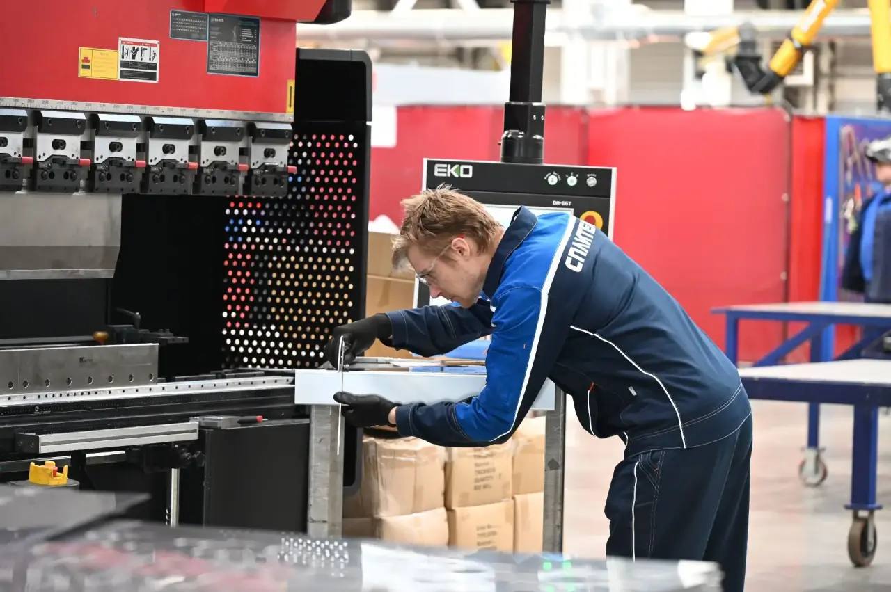 Глава городского округа Серпухов Алексей Шимко посетил завод «Сплитекс» — ведущего производителя тепломассообменного оборудования для нефтегазоперерабатывающей, добывающей и химической отраслей Глава городского округа Серпухов Алексей Шимко посетил завод «Сплитекс» — ведущего производителя тепломассообменного оборудования для нефтегазоперерабатывающей, добывающей и химической отраслей