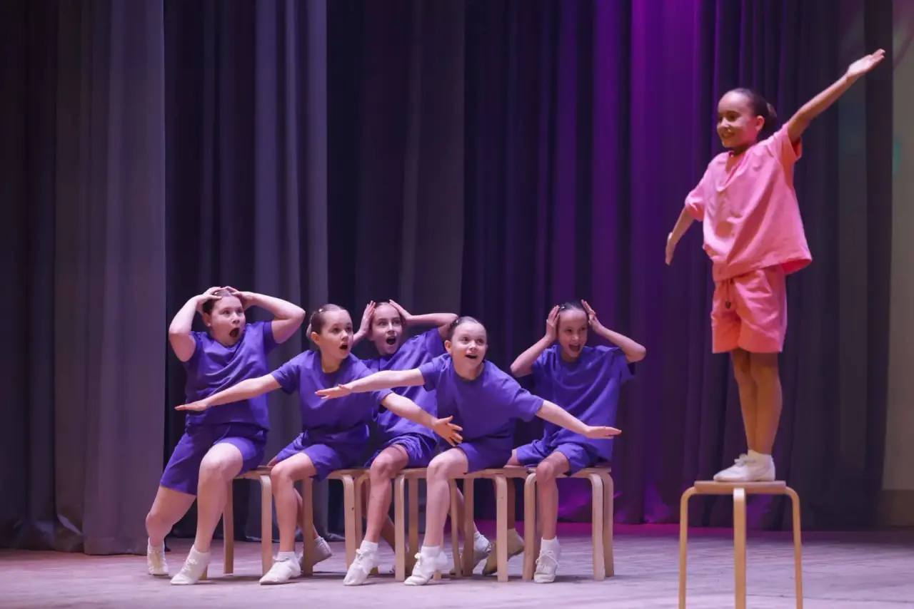 Студия эстрадного танца «Колорит» представила отчётный концерт в ДК ЗиО Студия эстрадного танца «Колорит» представила отчётный концерт в ДК ЗиО