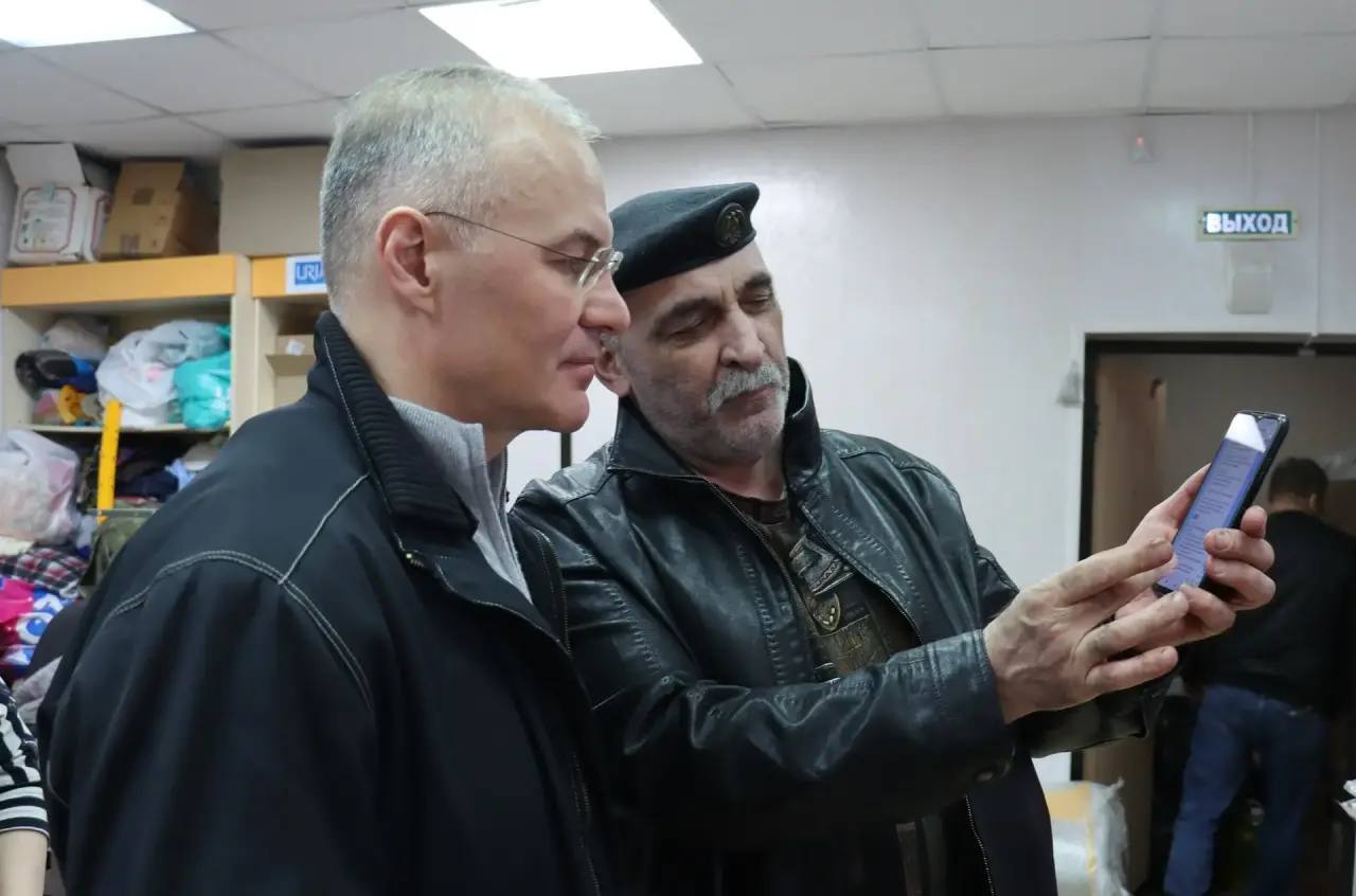 Когда помощь объединяет: депутат Госдумы Александр Коган посетил волонтерский центр в Дубнево Когда помощь объединяет: депутат Госдумы Александр Коган посетил волонтерский центр в Дубнево