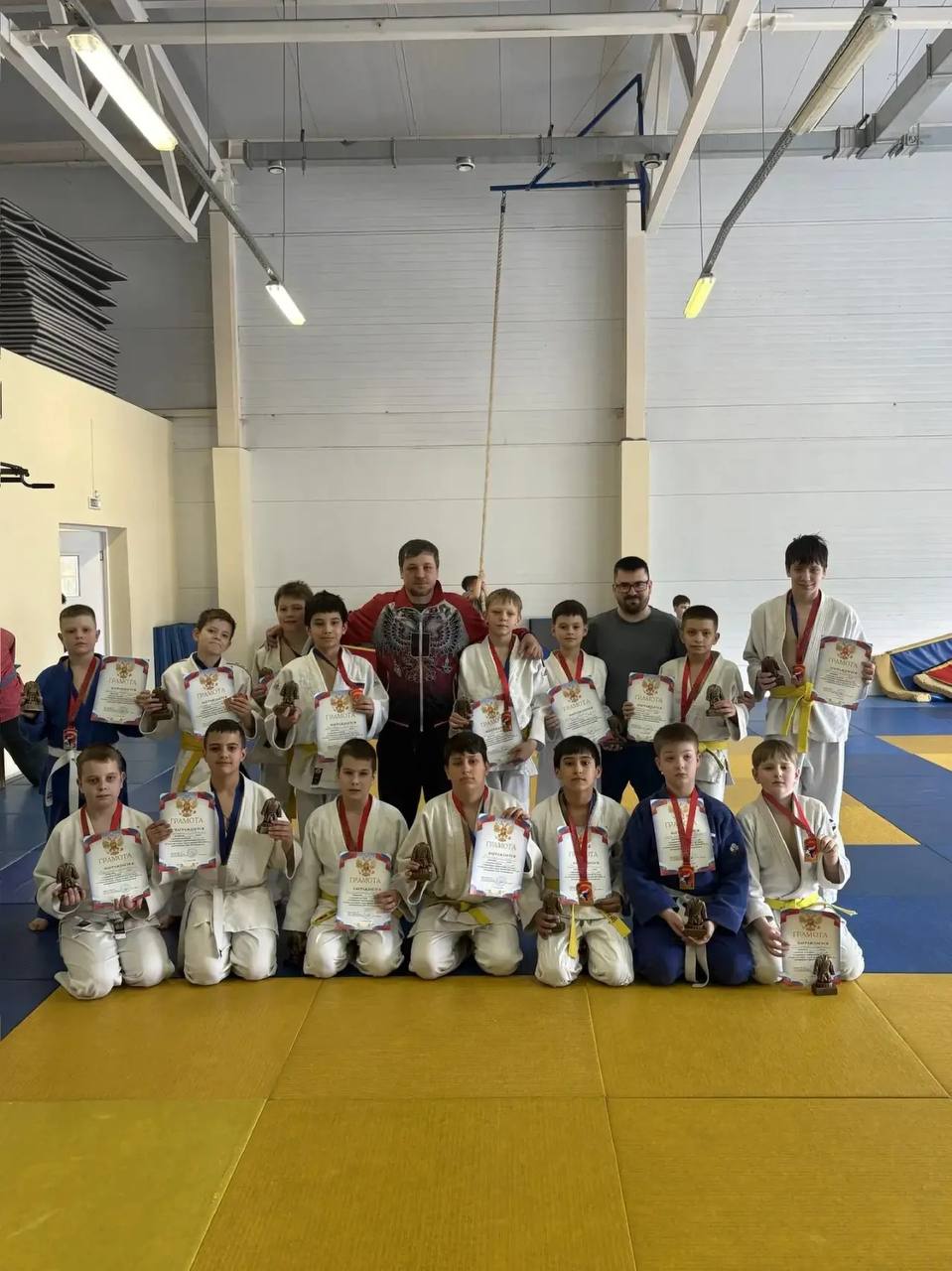 В Подмосковье состоялся командный турнир по дзюдо «Стенка на стенку», где воспитанники СШ «Витязь» им. В.И. Васильева из Чехова показали достойные результаты В Подмосковье состоялся командный турнир по дзюдо «Стенка на стенку», где воспитанники СШ «Витязь» им. В.И. Васильева из Чехова показали достойные результаты