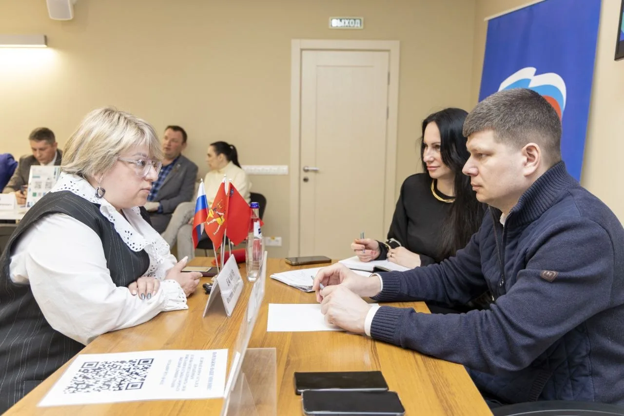 Выездной приём жителей. Провели выездную администрацию на площадке металлургического завода «Электросталь» Выездной приём жителей. Провели выездную администрацию на площадке металлургического завода «Электросталь»