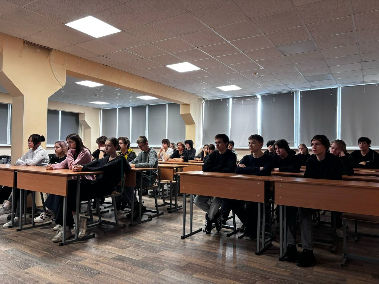 «Волонтёры Победы» провели исторический час для молодёжи Подольска