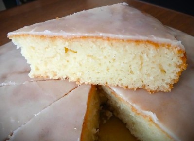 Нежный кефирный пирог с манкой: идеальный десерт для дома