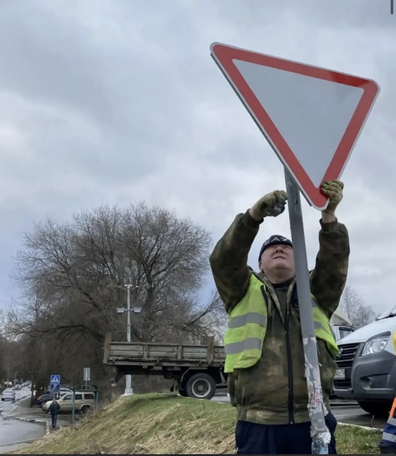 В городском округе Воскресенск сотрудники МБУ «Благоустройство и озеленение» продолжают работы по уборке и содержанию территорий В городском округе Воскресенск сотрудники МБУ «Благоустройство и озеленение» продолжают работы по уборке и содержанию территорий