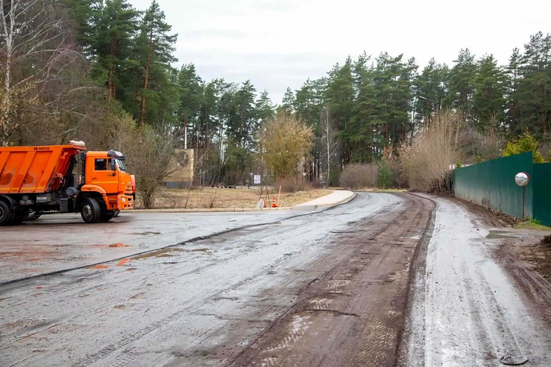 Продолжаем дорожные работы на важных для жителей участках