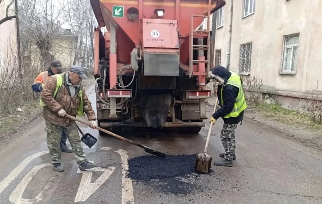 В городском округе Воскресенск сотрудники МБУ «Благоустройство и озеленение» продолжают работы по уборке и содержанию территорий В городском округе Воскресенск сотрудники МБУ «Благоустройство и озеленение» продолжают работы по уборке и содержанию территорий