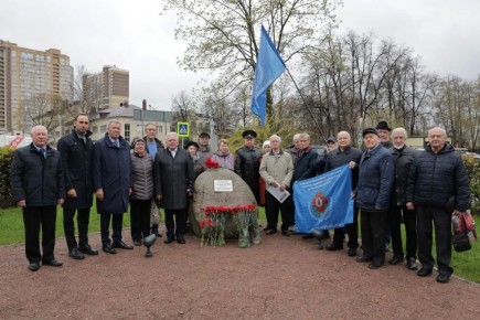 � ������� ������� ������ ����� ������������ � ����������� ������