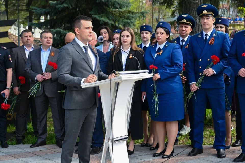 Станислав Каторов: Сегодня, в День воинской доблести и День памяти святого великомученика Георгия Победоносца, мы почтили память тех, кто в разные годы вставал на защиту нашей Родины Станислав Каторов: Сегодня, в День воинской доблести и День памяти святого великомученика Георгия Победоносца, мы почтили память тех, кто в разные годы вставал на защиту нашей Родины