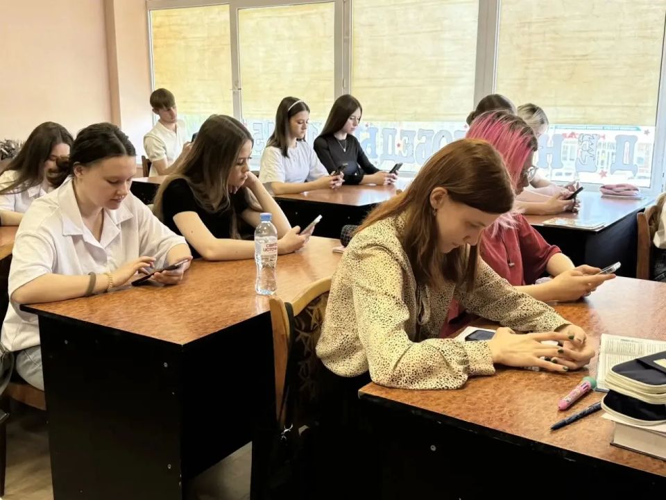 Испытание историей. В преддверии 81-й годовщины Великой Победы студенты первого курса Губернского колледжа под руководством преподавателя Е.В.Кузнецовой присоединились к масштабной образовательной акции Испытание историей. В преддверии 81-й годовщины Великой Победы студенты первого курса Губернского колледжа под руководством преподавателя Е.В.Кузнецовой присоединились к масштабной образовательной акции