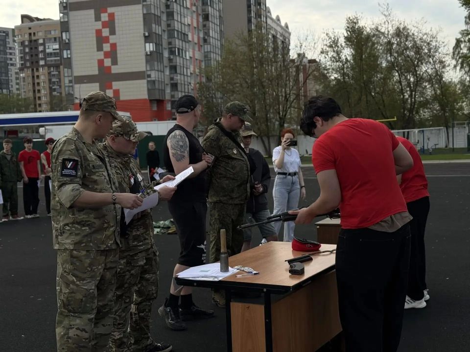 Прямо сейчас на стадионе «Вымпел» проходит муниципальный этап военно-патриотической игры «Зарница 2.0» Прямо сейчас на стадионе «Вымпел» проходит муниципальный этап военно-патриотической игры «Зарница 2.0»
