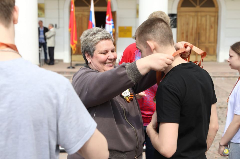 Во имя Победы: в Долгопрудном состоялась эстафета молодёжи Во имя Победы: в Долгопрудном состоялась эстафета молодёжи