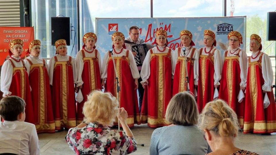 Под стук колёс: на станции «Долгопрудная» впервые состоялся концерт ко Дню Победы Под стук колёс: на станции «Долгопрудная» впервые состоялся концерт ко Дню Победы
