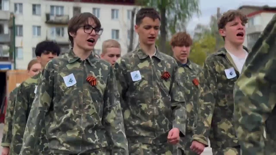 Прямо сейчас на стадионе «Вымпел» проходит муниципальный этап военно-патриотической игры «Зарница 2.0»