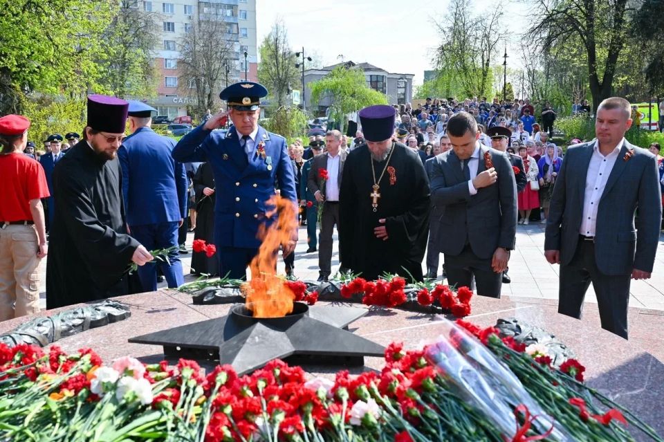 Станислав Каторов: Сегодня, в День воинской доблести и День памяти святого великомученика Георгия Победоносца, мы почтили память тех, кто в разные годы вставал на защиту нашей Родины Станислав Каторов: Сегодня, в День воинской доблести и День памяти святого великомученика Георгия Победоносца, мы почтили память тех, кто в разные годы вставал на защиту нашей Родины