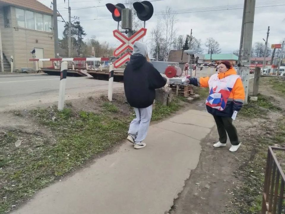 Безопасность на железной дороге: рейд на станции «Правда» Безопасность на железной дороге: рейд на станции «Правда»