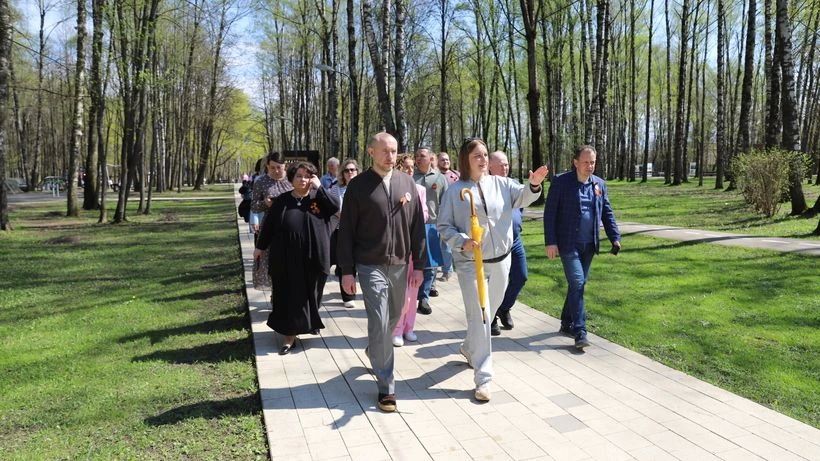 ВСЕ В ПАРК!. Погода уже летняя - тепло, солнечно, самое время гулять (даже несмотря на грядущее похолодание) ВСЕ В ПАРК!. Погода уже летняя - тепло, солнечно, самое время гулять (даже несмотря на грядущее похолодание)
