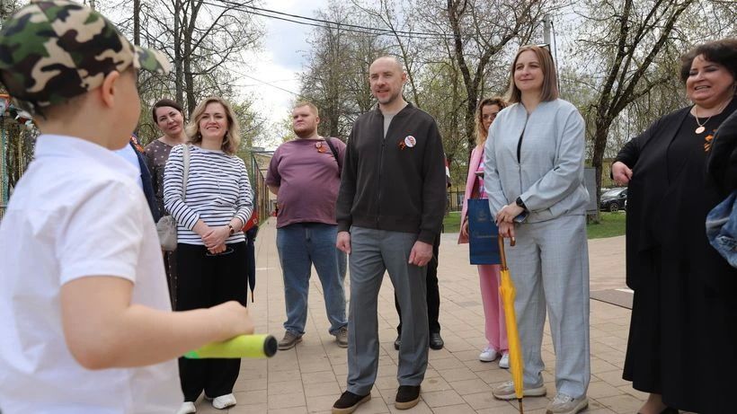 ВСЕ В ПАРК!. Погода уже летняя - тепло, солнечно, самое время гулять (даже несмотря на грядущее похолодание) ВСЕ В ПАРК!. Погода уже летняя - тепло, солнечно, самое время гулять (даже несмотря на грядущее похолодание)