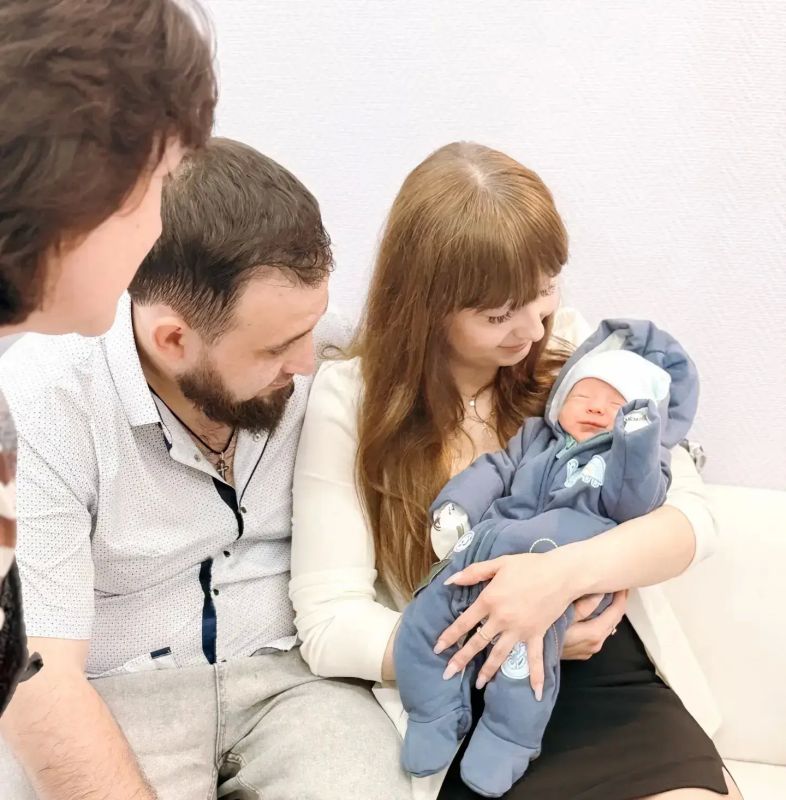 Александр Гречищев: В семье Гельмута и Алены — большая радость: у них родился первенец, которого назвали Александром Александр Гречищев: В семье Гельмута и Алены — большая радость: у них родился первенец, которого назвали Александром