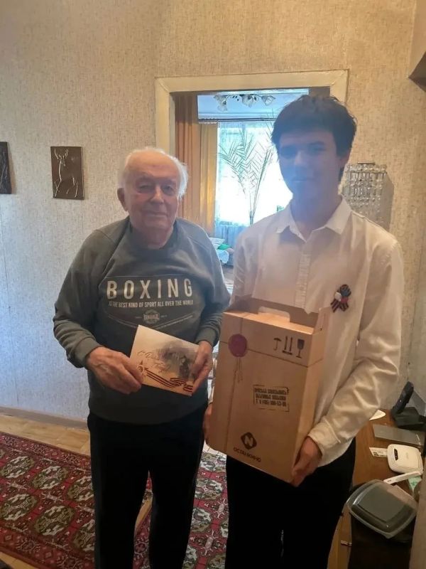 Школьники Ступино поздравили ветеранов с Днём Победы Школьники Ступино поздравили ветеранов с Днём Победы