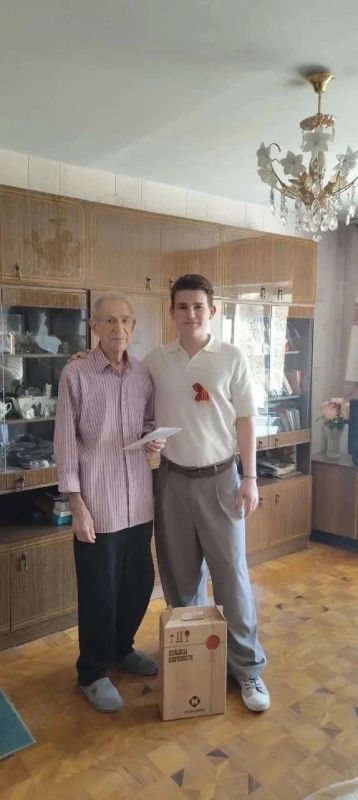 Школьники Ступино поздравили ветеранов с Днём Победы Школьники Ступино поздравили ветеранов с Днём Победы