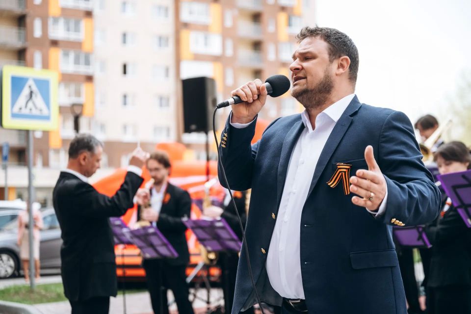 Андрей Булгаков: Адресно поздравляем наших дорогих ветеранов с наступающим Днём Победы. Андрей Булгаков: Адресно поздравляем наших дорогих ветеранов с наступающим Днём Победы.
